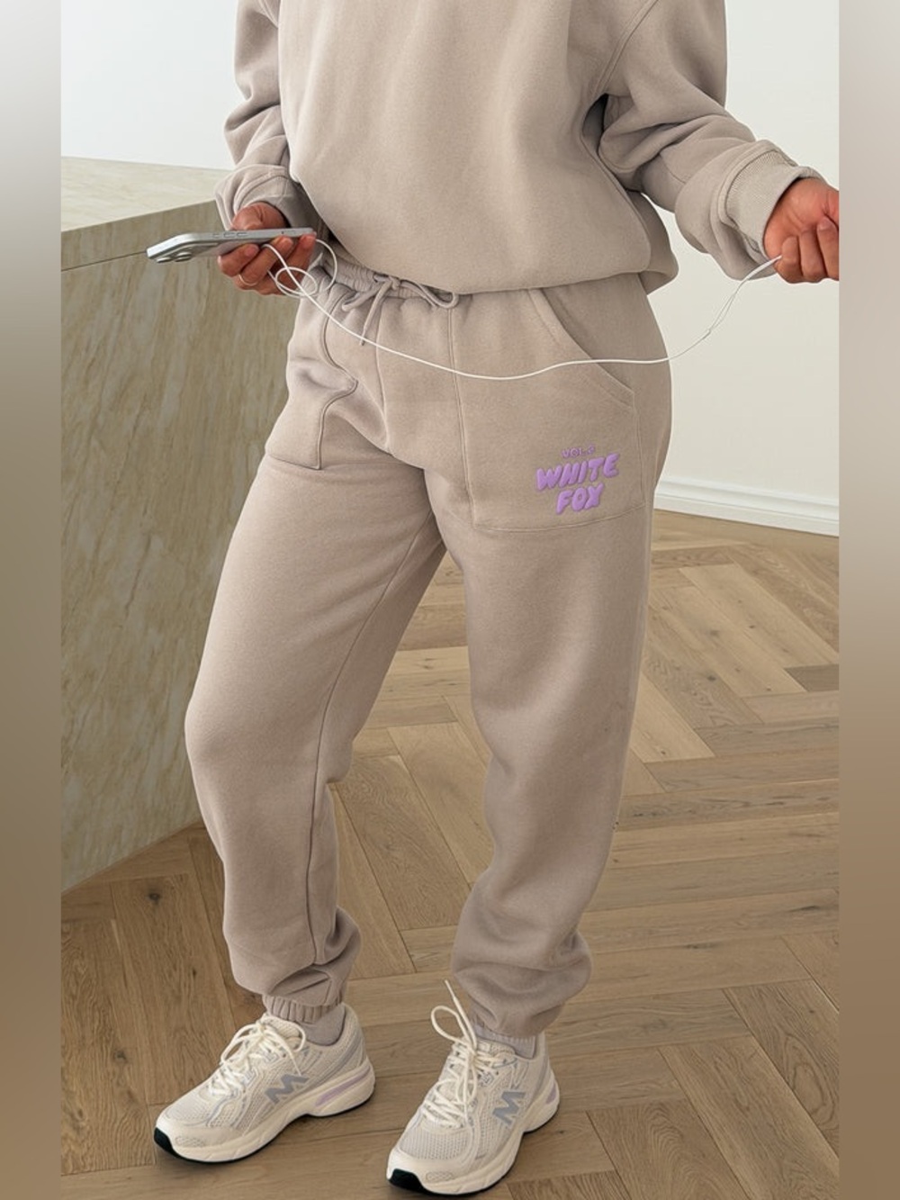 White fox neutral Drawstring Jogger Pants sweatpants lavender logo comfy vuori S
